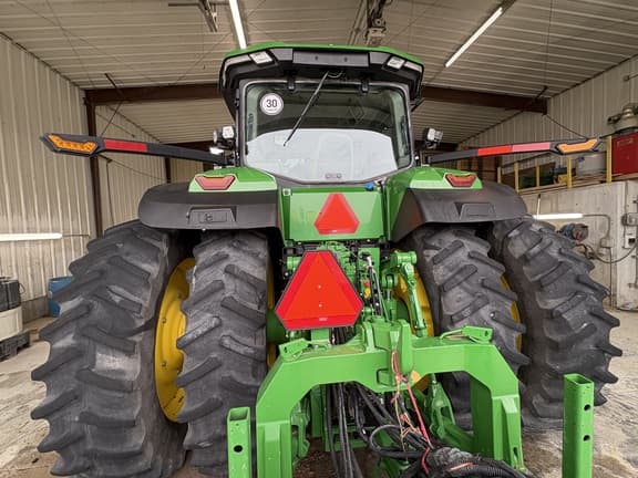 Image of John Deere 8R 310 equipment image 3