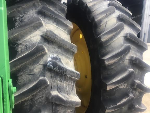 Image of John Deere 8R 310 equipment image 3