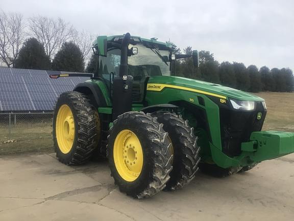 Image of John Deere 8R 310 equipment image 2