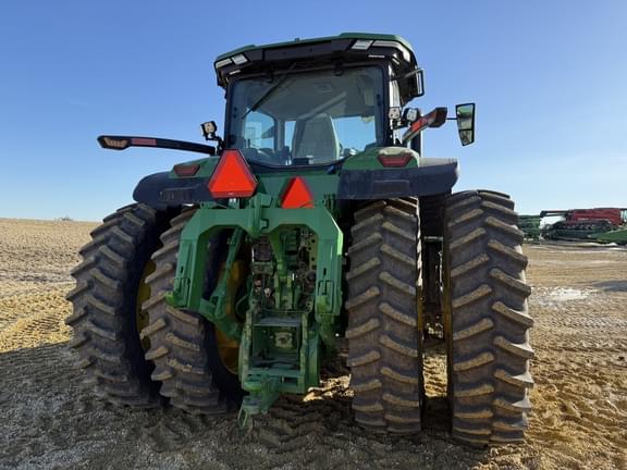 Image of John Deere 8R 310 equipment image 2