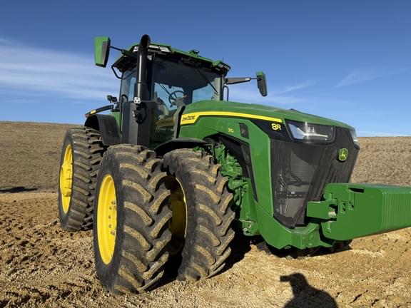 Image of John Deere 8R 310 equipment image 4