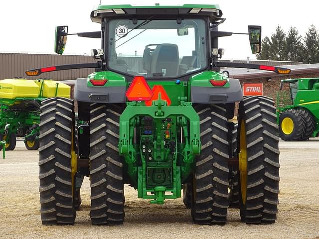 Image of John Deere 8R 310 equipment image 3