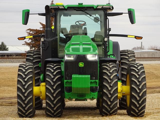 Image of John Deere 8R 310 equipment image 4