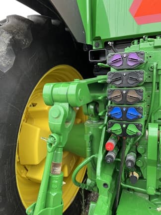 Image of John Deere 8R 310 equipment image 4