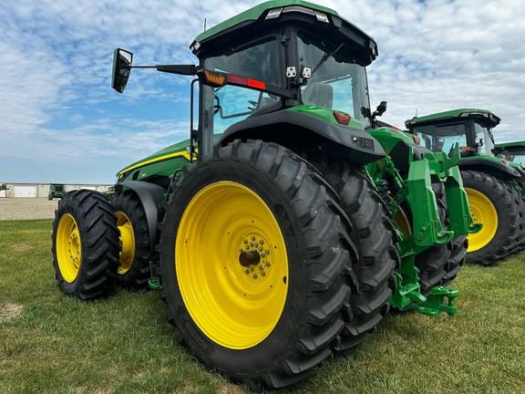 Image of John Deere 8R 310 equipment image 4