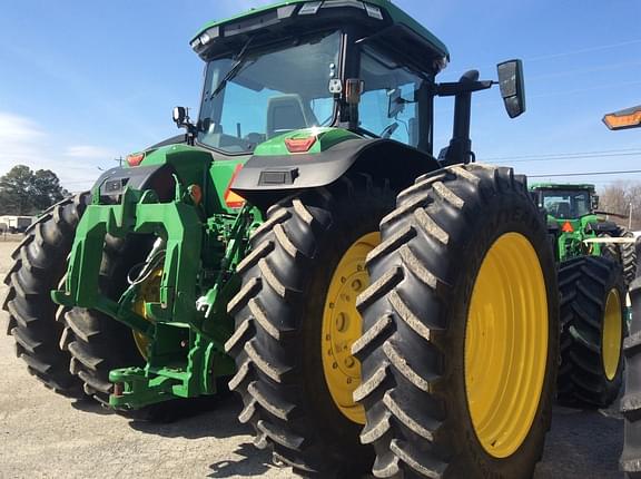 Image of John Deere 8R 310 equipment image 2