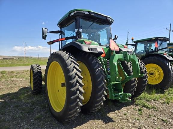 Image of John Deere 8R 310 equipment image 4