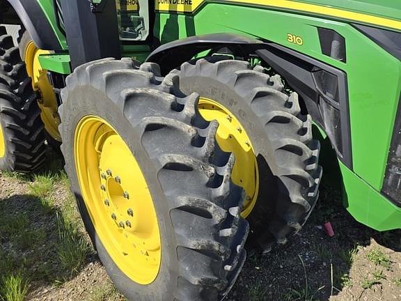 Image of John Deere 8R 310 equipment image 1