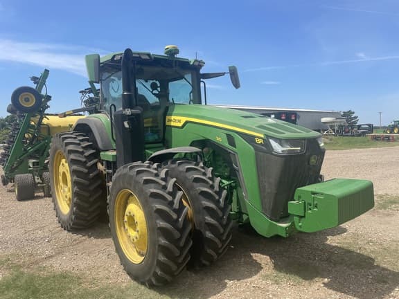 Image of John Deere 8R 310 equipment image 2
