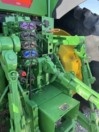 Image of John Deere 8R 310 equipment image 4