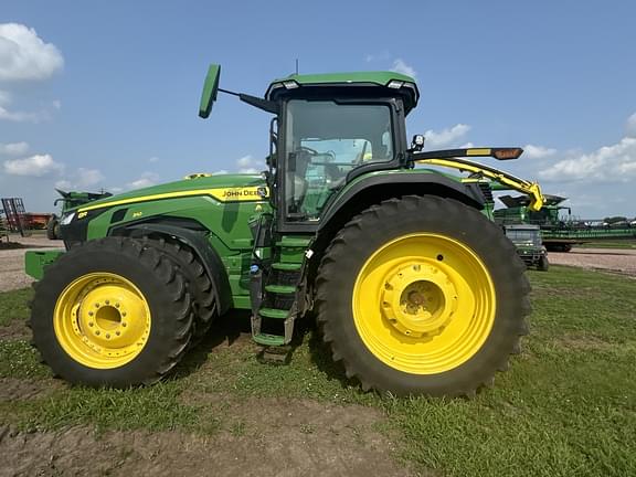 Image of John Deere 8R 310 equipment image 3