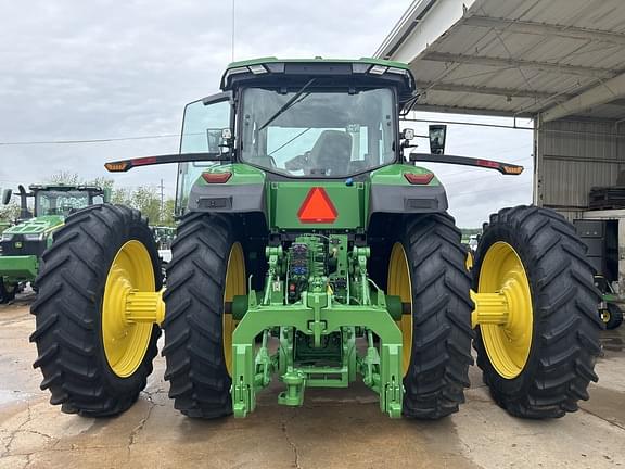Image of John Deere 8R 310 equipment image 2