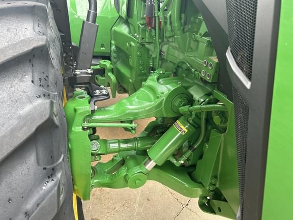 Image of John Deere 8R 310 equipment image 3