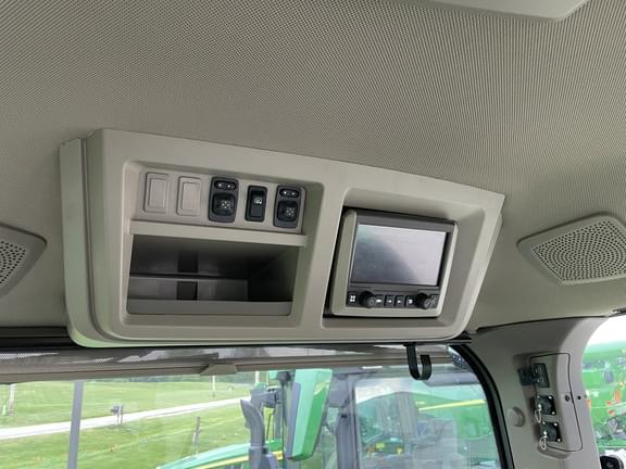 Image of John Deere 8R 310 equipment image 3