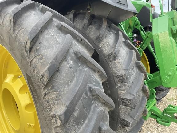 Image of John Deere 8R 310 equipment image 3