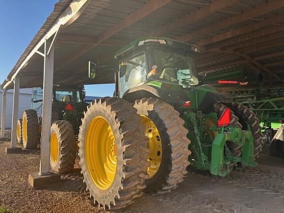 Image of John Deere 8R 310 equipment image 4