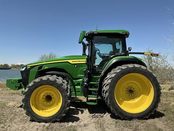 Image of John Deere 8R 310 equipment image 1