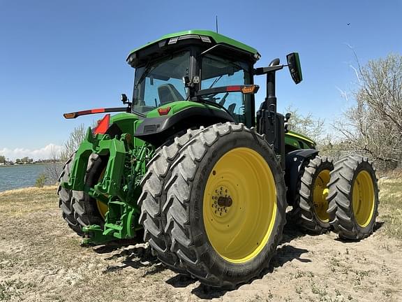 Image of John Deere 8R 310 equipment image 4