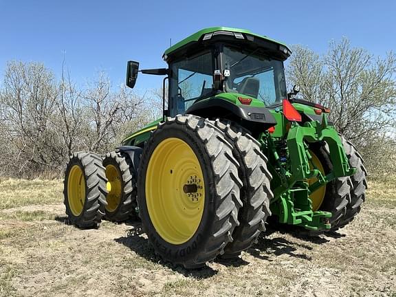 Image of John Deere 8R 310 equipment image 2