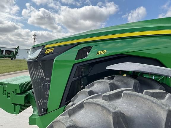 Image of John Deere 8R 310 equipment image 4