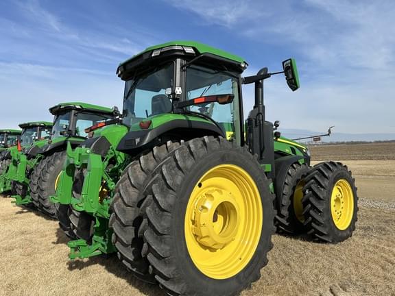 Image of John Deere 8R 310 equipment image 2