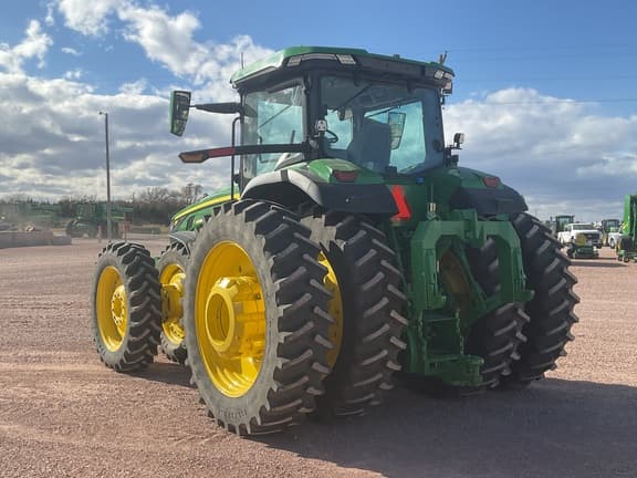 Image of John Deere 8R 310 equipment image 2