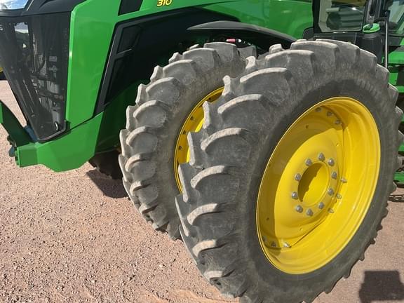 Image of John Deere 8R 310 equipment image 4