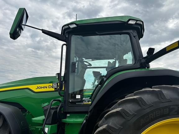 Image of John Deere 8R 310 equipment image 2