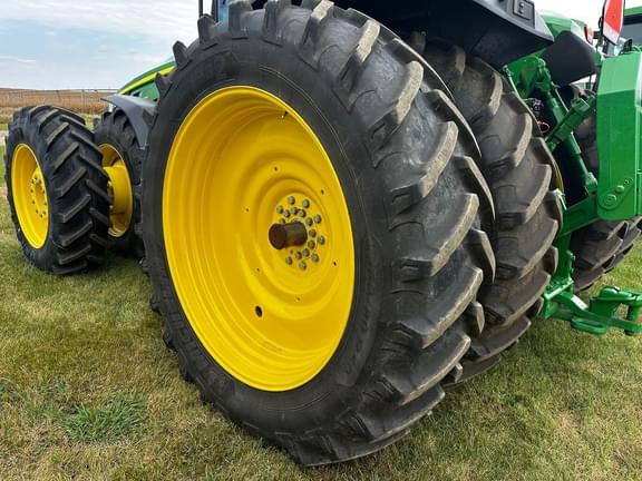 Image of John Deere 8R 310 equipment image 3