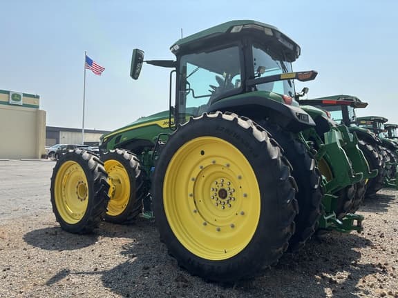 Image of John Deere 8R 310 equipment image 2
