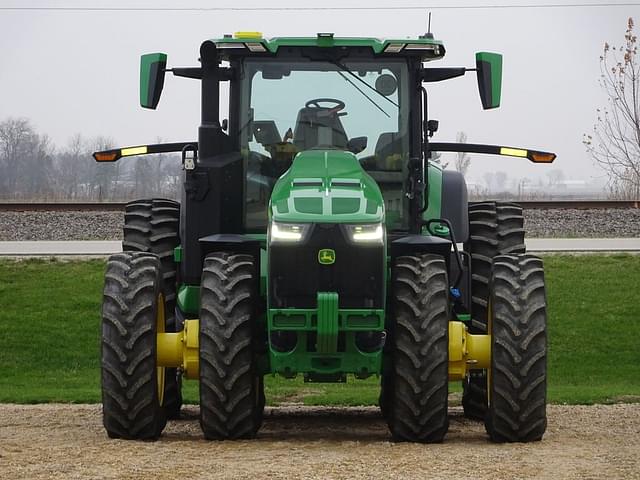 Image of John Deere 8R 310 equipment image 2