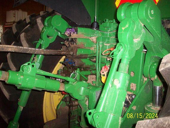 Image of John Deere 8R 310 equipment image 4