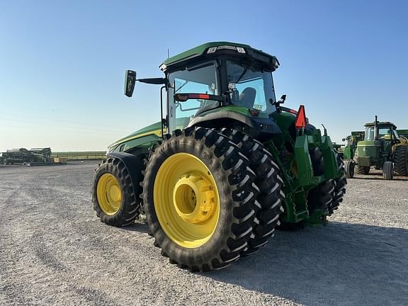 Image of John Deere 8R 310 equipment image 2