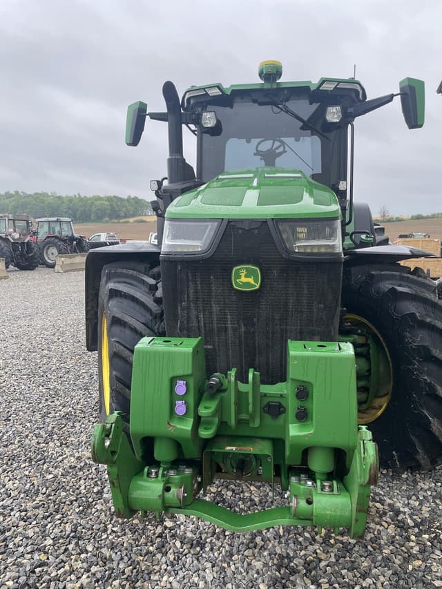 Image of John Deere 8R 310 equipment image 2