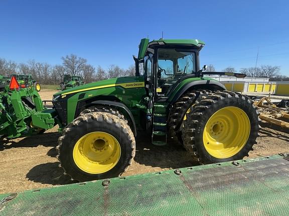 Image of John Deere 8R 310 equipment image 1