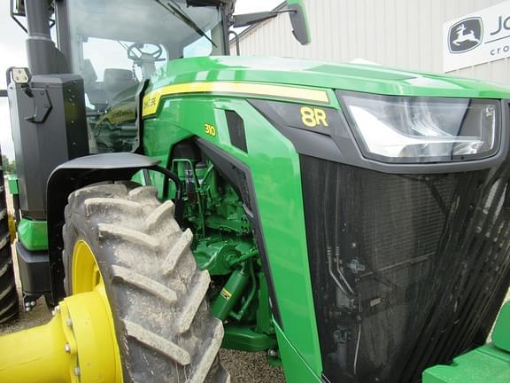 Image of John Deere 8R 310 equipment image 4