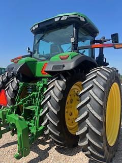 Image of John Deere 8R 310 equipment image 4