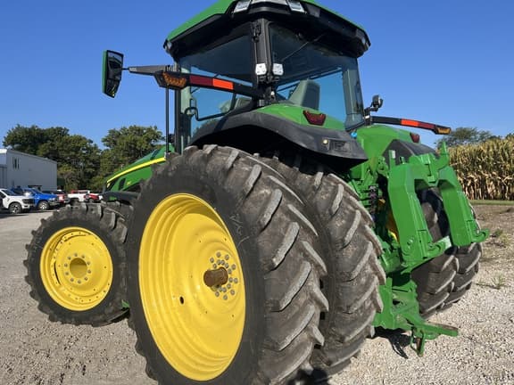 Image of John Deere 8R 310 equipment image 1