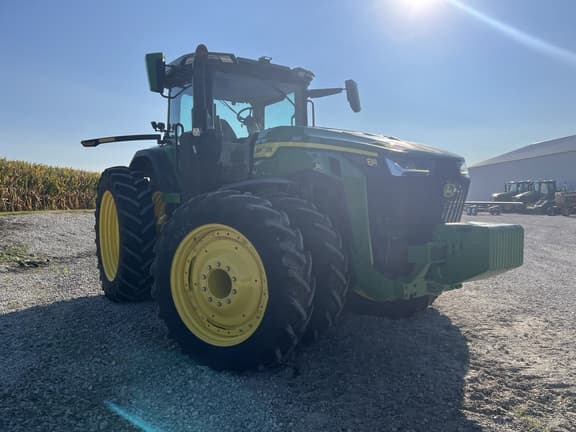 Image of John Deere 8R 310 equipment image 2
