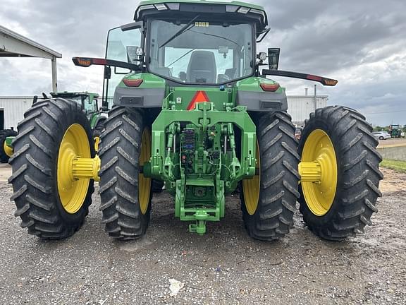 Image of John Deere 8R 310 equipment image 2