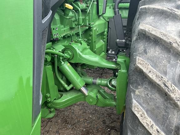 Image of John Deere 8R 310 equipment image 4