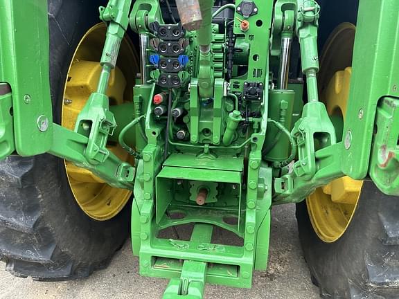 Image of John Deere 8R 310 equipment image 3