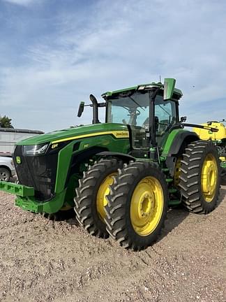 Image of John Deere 8R 310 equipment image 3