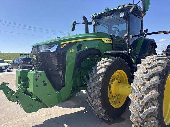 Image of John Deere 8R 310 equipment image 4