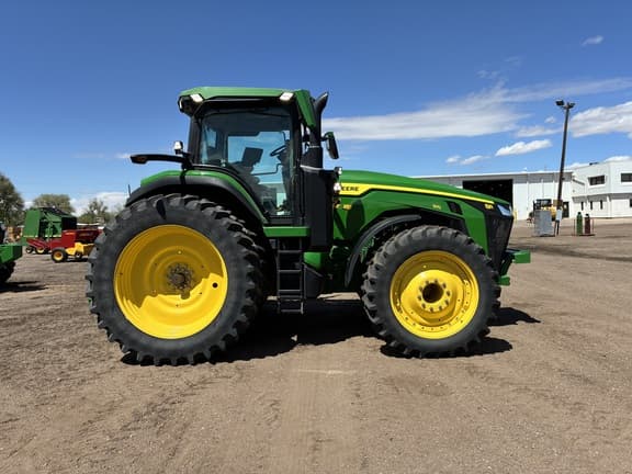 Image of John Deere 8R 310 equipment image 2