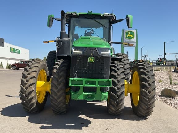 Image of John Deere 8R 310 equipment image 4