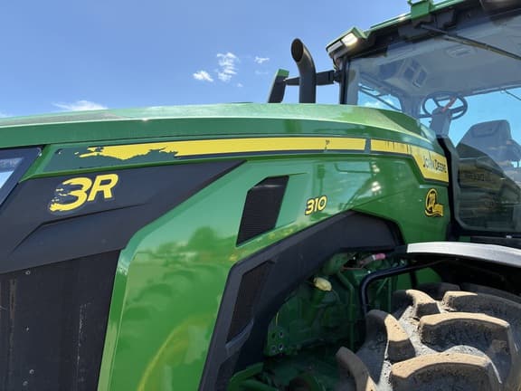 Image of John Deere 8R 310 equipment image 4