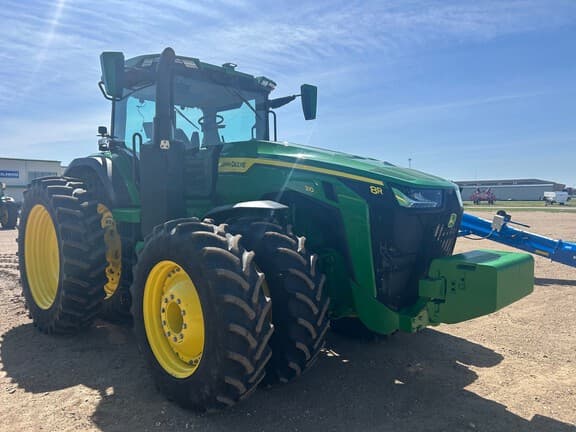 Image of John Deere 8R 310 equipment image 2