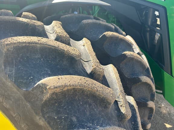 Image of John Deere 8R 310 equipment image 3
