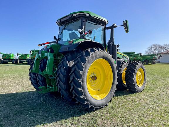 Image of John Deere 8R 310 equipment image 4